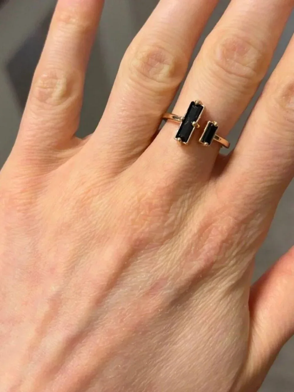 The Dallas sz 7 Dainty and delicate rectangle stone open ring square black